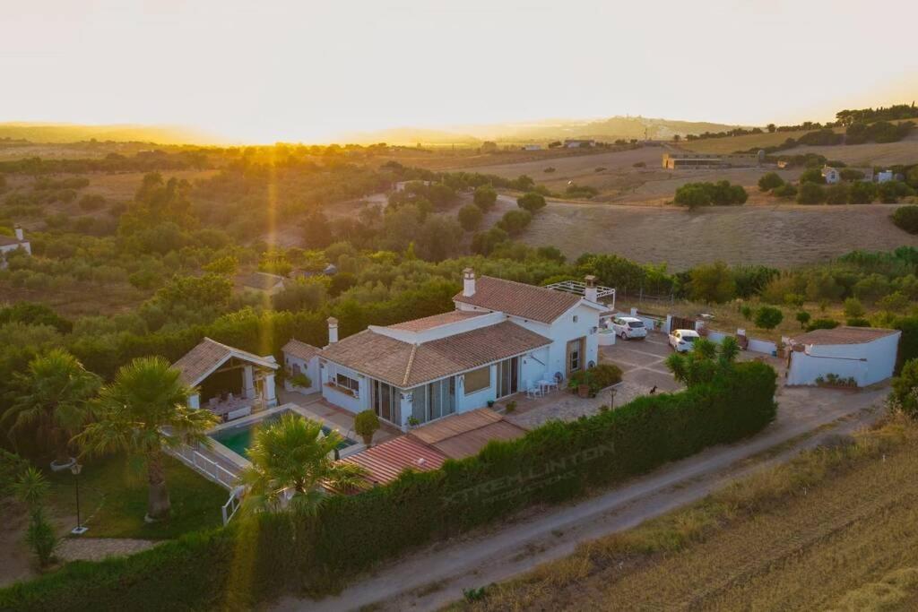 Villa El Estanque Holiday Cottage & Bungalow 아르코스델라프론테라 외부 사진